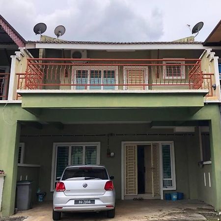 Nice Seremban 2 1/2 Storey House With 4 Rooms Exterior photo